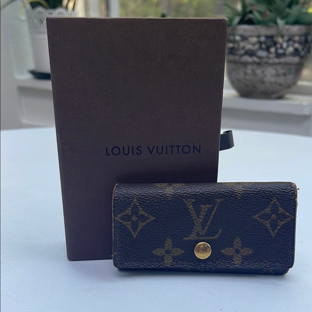 Louis Vuitton Monogram 4 Ring Key Case & Louis Vuitton Box